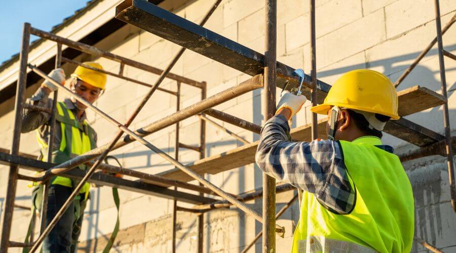 Professional residential roofers in Briggs, TX